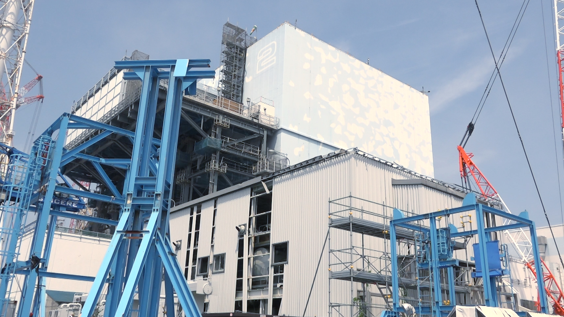 The Method Adopted for Removing Fuel from the Unit 2 Spent Fuel Pool