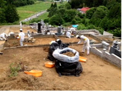 除染作業（表土剥ぎ）の様子