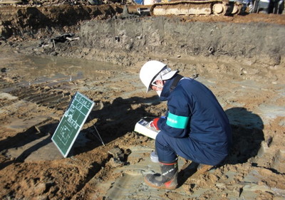 埋め戻し前の線量確認状況（底面）