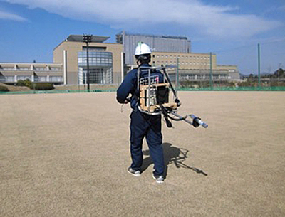 天然芝ピッチでの空間線量率測定