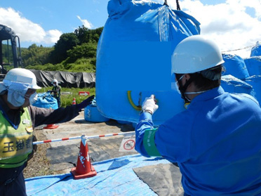 保管容器の状態確認