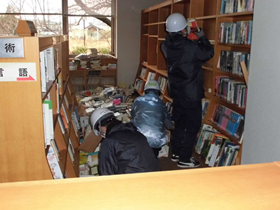 片づけ・整理中の様子 （１）[平成27年３月４日撮影]