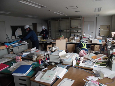 片づけ・整理中の様子 （４）[平成27年３月４日撮影]