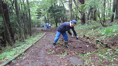 堆積土砂除去の様子[2015年９月11日撮影]（２）