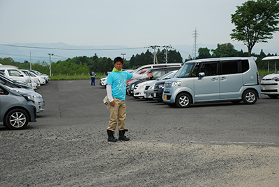 臨時駐車場誘導の様子[2016年５月14日撮影]（３）