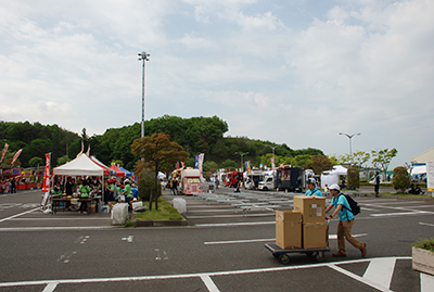 当日（南側駐車場）の様子[2016年５月14日撮影]