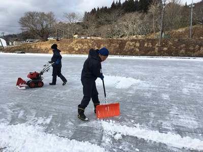 リンク整備（雪かき）の様子[2019年1月22日撮影]