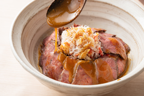 福島牛のカニまみれウニソース丼