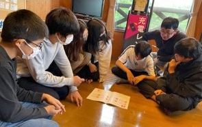 2日間で学んだことや、SDGs17の目標・169のターゲットをチェックしながらプランを練り、自由な発想で課題に対するアイデアをアウトプット（2）